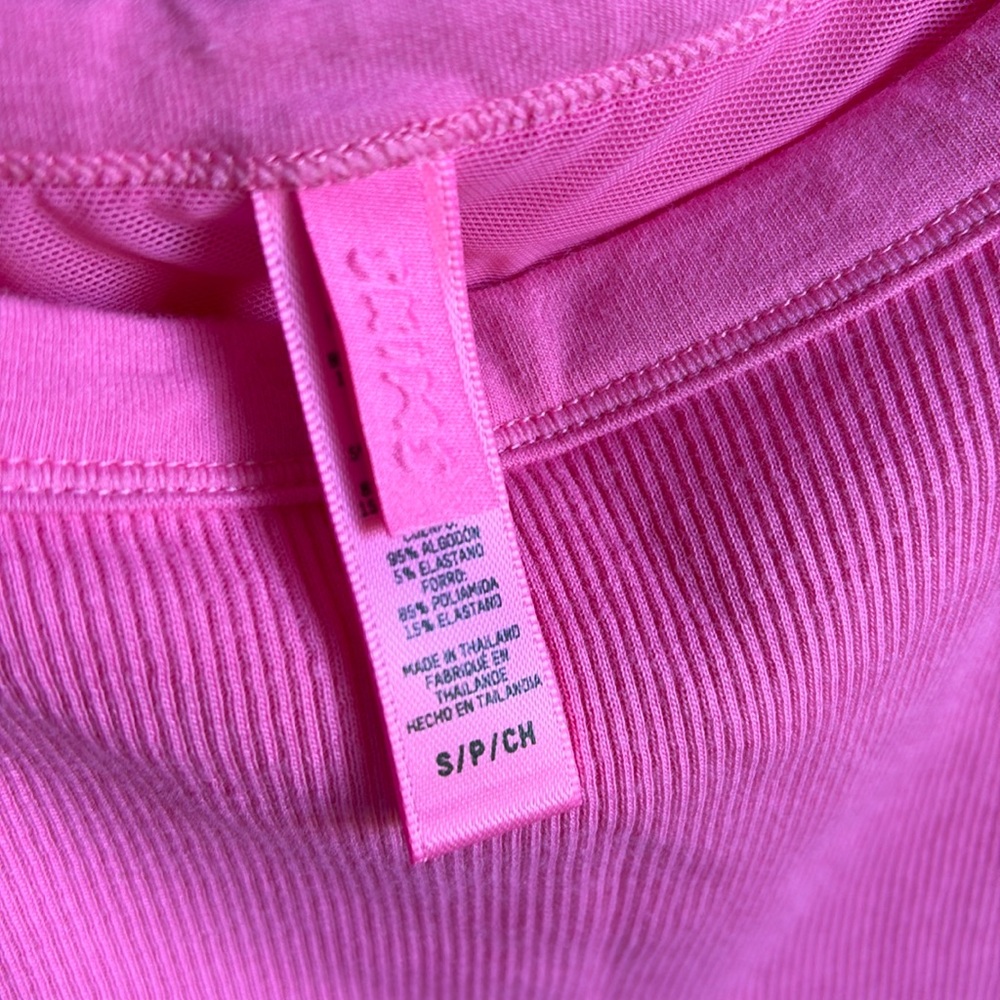 NWOT LIMITED EDITION SUGAR PINK Skims Ribbed Romper - Picture 3 of 3